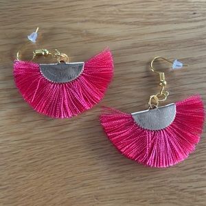 Fucia boho earrings with gold accents